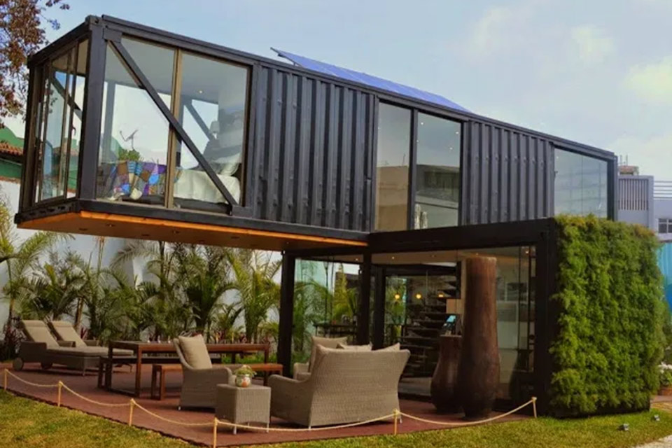 Casa-Reciclada-Beautiful-Two-Storey-Shipping-Container-Home-with-Terrace-2